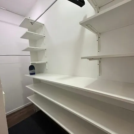 Leo Διαμέρισμα *